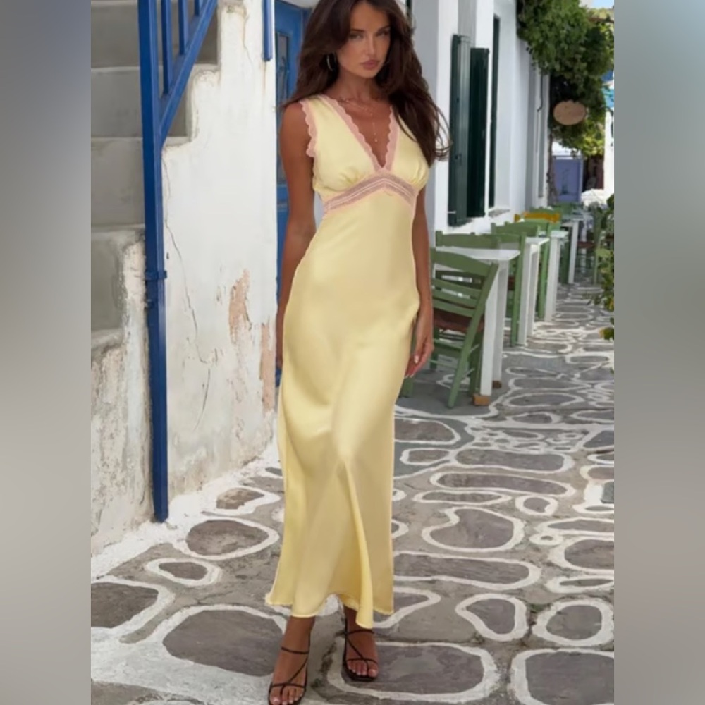 Prophecies Lace Maxi Dress Lemon